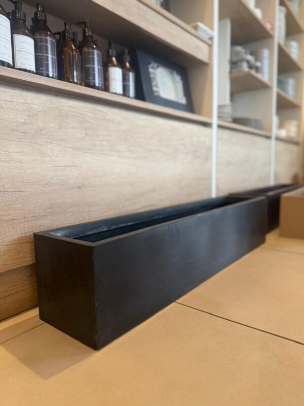 WhatsApp Image 2026-03-10 at 6.00.42 PM (2) Maceta Rectangular Rotomoldeada 100cmx20cmx20cm