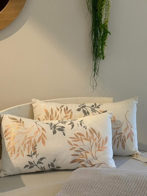 Almohadon Tusor Natural Hojas Foil Cobre y Gris 50x30