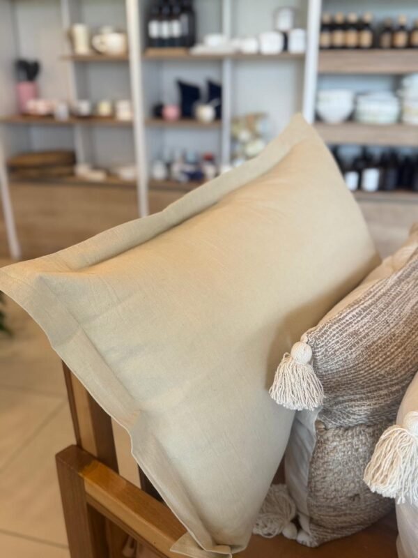 Almohadon Beige Clasico C/Pestaña Liso 70×60